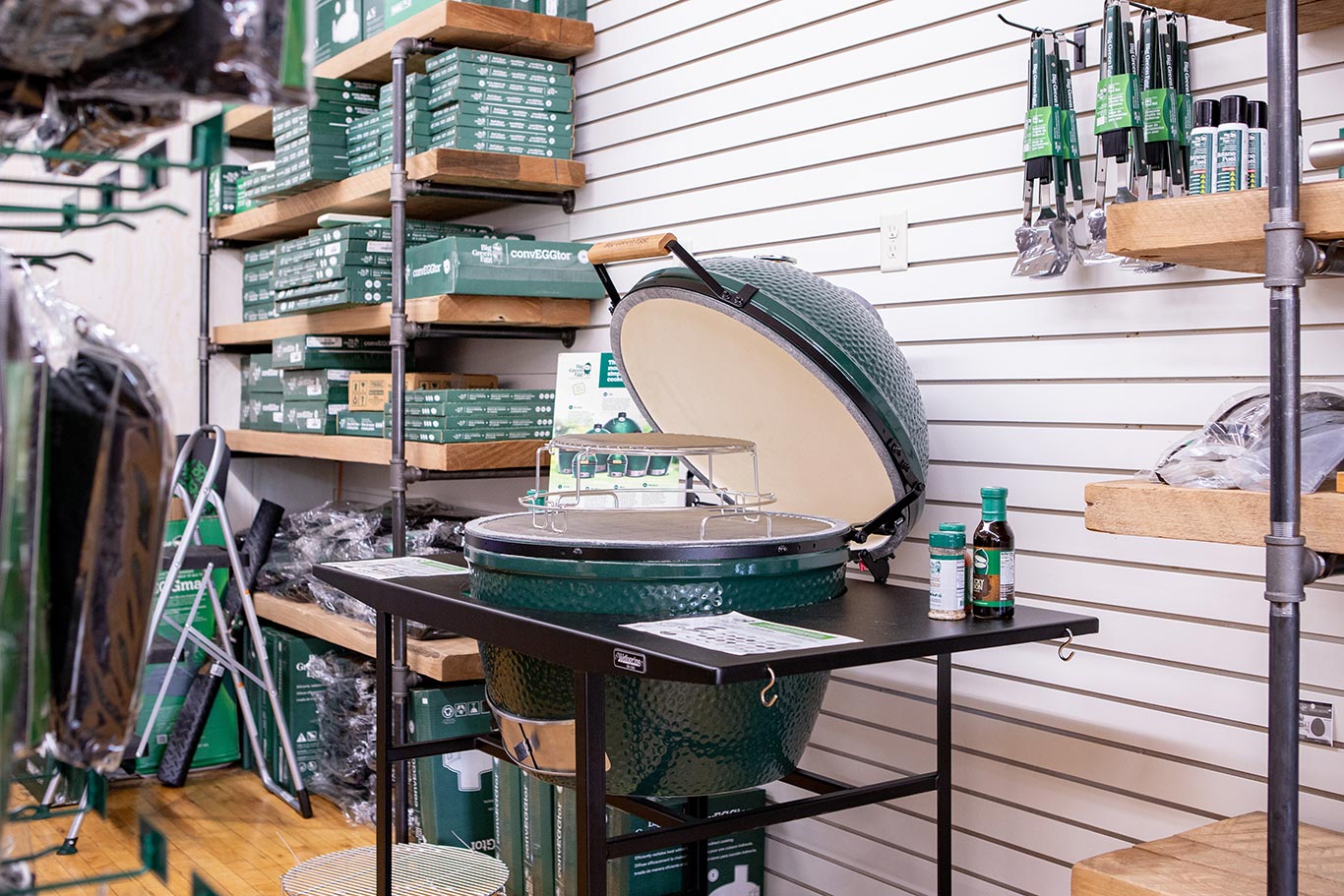 Smokehouse_Grills_and_Supply_Store_15_Big_Green_Egg