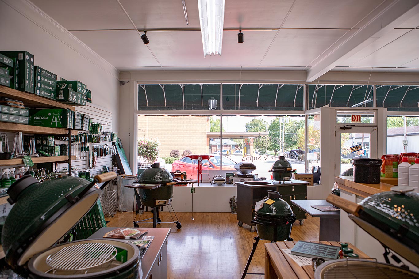 Smokehouse_Grills_and_Supply_Store_78_Showroom